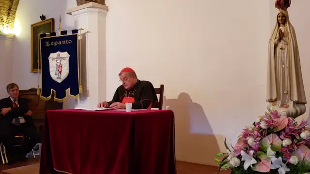 Cdl. Burke - Church accommodating herself to world is ''diabolical''