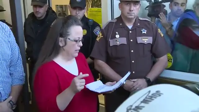 Kim Davis first day back to work