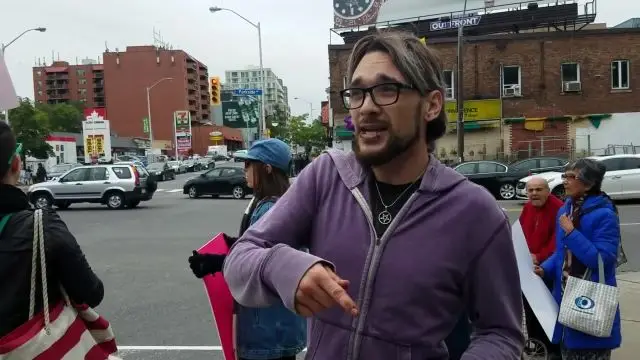 Man roundhouse-kicks pro-life woman