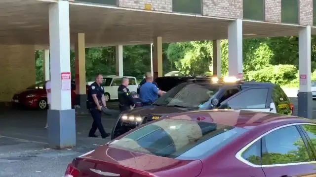 Police drag Catholic priest out of abortion center