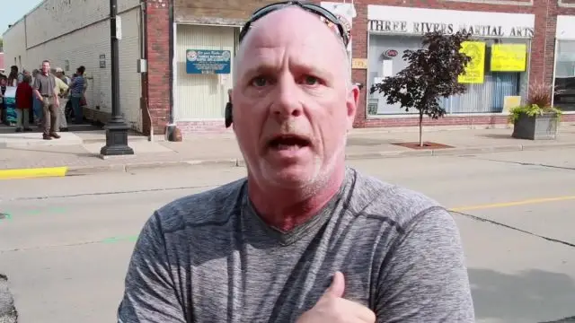 Rosary rally supporting Fr. James Altman draws hundreds