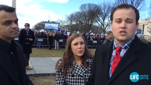 ''Stay strong, pro-lifers!'' - Josh & Anna Duggar at 2015 DC March for Life